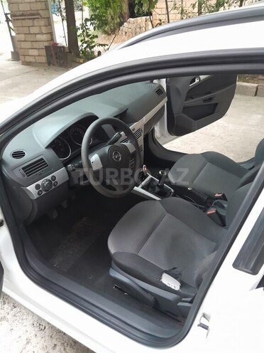 Opel Astra 2009, 395,000 km - 1.3 л - Masallı