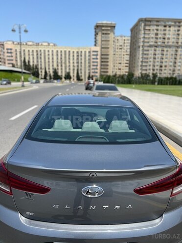 Hyundai Elantra 2019, 24,000 km - 2.0 l - Bakı