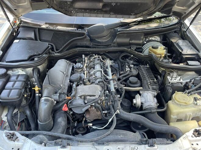 Mercedes E 220 2000, 298,000 km - 2.2 l - Şəki
