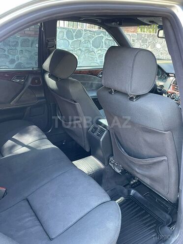 Mercedes E 220 2000, 298,000 km - 2.2 l - Şəki