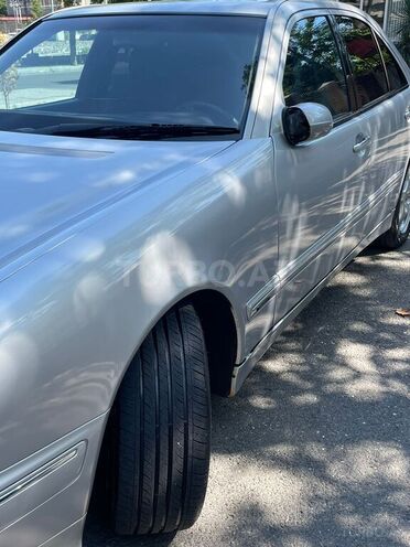 Mercedes E 220 2000, 298,000 km - 2.2 l - Şəki