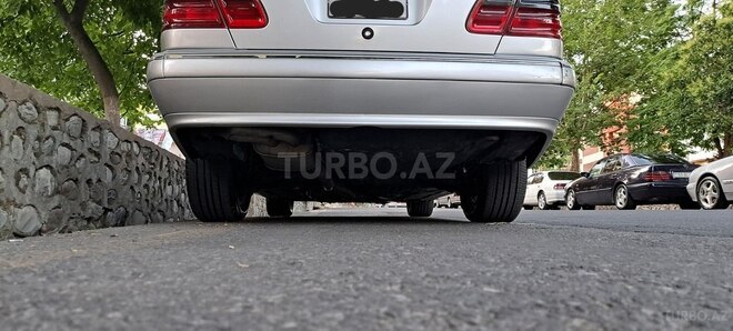 Mercedes E 220 2000, 298,000 km - 2.2 l - Şəki
