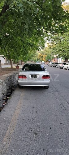 Mercedes E 220 2000, 298,000 km - 2.2 l - Şəki