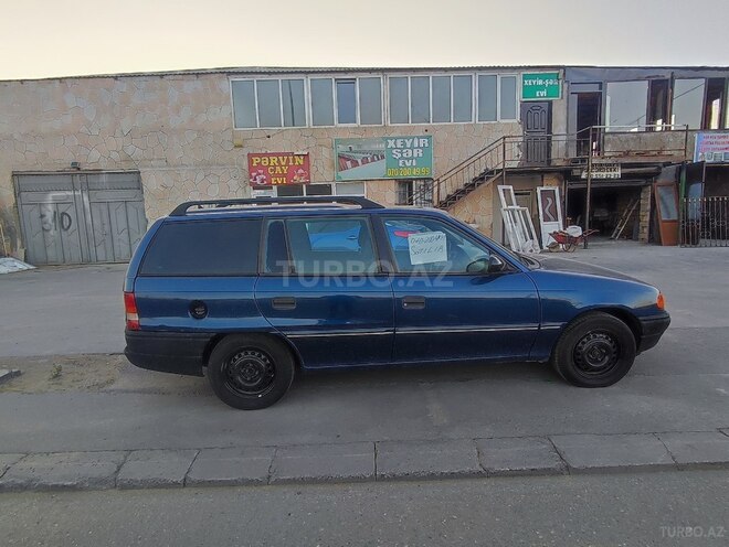 Opel Astra 1994, 100,000 km - 1.6 л - Bakı