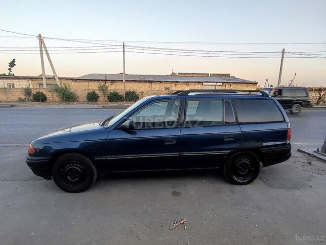 Opel Astra 1994, 100,000 km - 1.6 л - Bakı