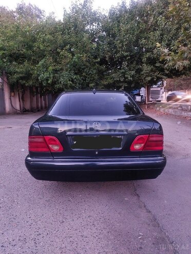 Mercedes E 200 1998, 328,000 km - 2.0 l - Bakı