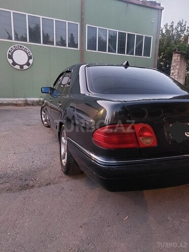 Mercedes E 200 1998, 328,000 km - 2.0 l - Bakı