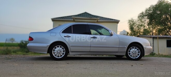 Mercedes E 220 2000, 469,131 km - 2.2 l - Ağdam