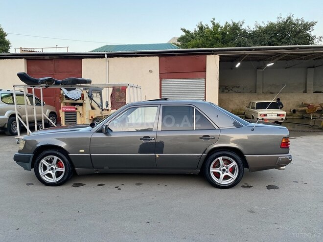 Mercedes E 290 1990, 232,000 km - 2.9 l - Gəncə
