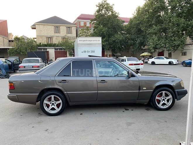 Mercedes E 290 1990, 232,000 km - 2.9 l - Gəncə