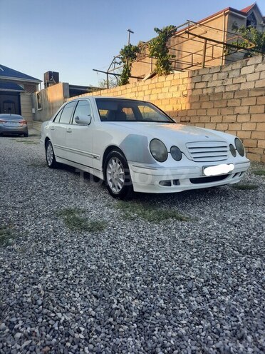 Mercedes E 220 2000, 447,862 km - 2.2 l - Bakı