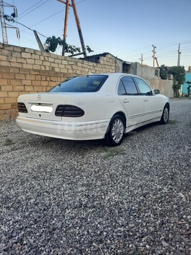 Mercedes E 220 2000, 447,862 km - 2.2 l - Bakı