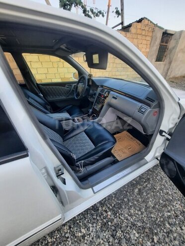 Mercedes E 220 2000, 447,862 km - 2.2 l - Bakı