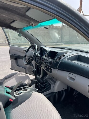 Mitsubishi L200 2007, 245,200 km - 2.5 l - Bakı