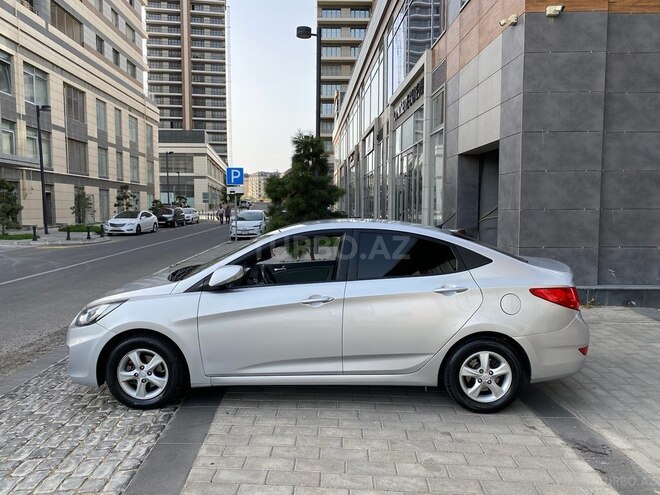 Hyundai Accent 2011, 225,000 km - 1.4 l - Bakı