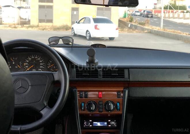 Mercedes E 200 1995, 380,000 km - 2.0 l - Bakı