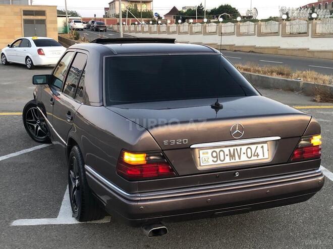 Mercedes E 200 1995, 380,000 km - 2.0 l - Bakı