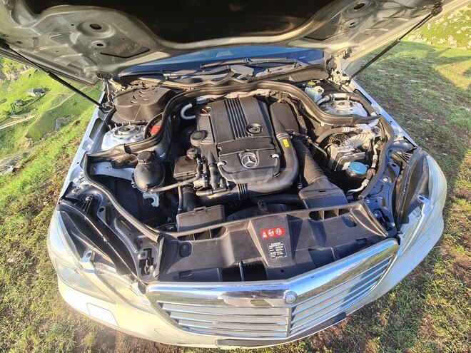 Mercedes E 200 2012, 240,000 km - 1.8 л - Bakı