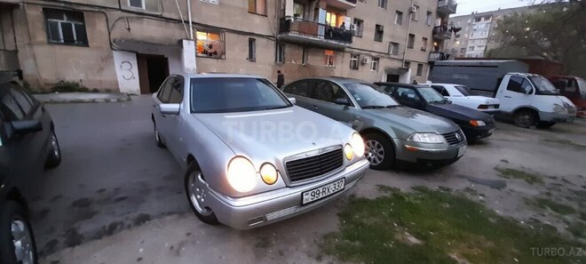Mercedes E 300 1999, 300,000 km - 3.0 l - Bakı