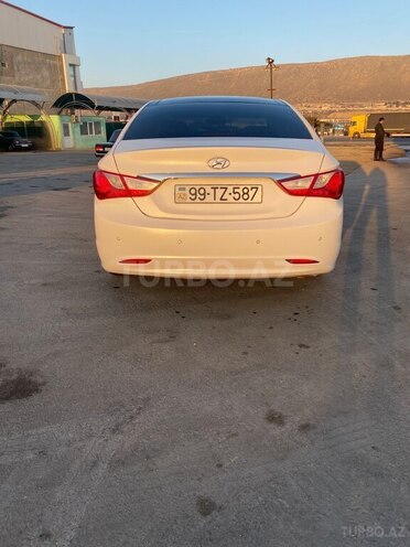 Hyundai Sonata 2011, 214,000 km - 2.4 l - Salyan
