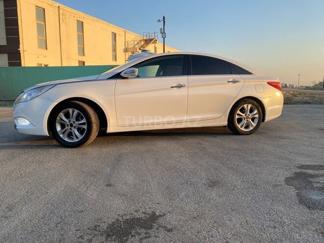 Hyundai Sonata 2011, 214,000 km - 2.4 l - Salyan