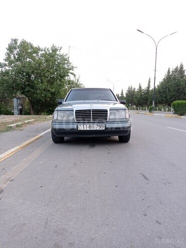 Mercedes E 250 1989, 300,000 km - 2.5 л - Beyləqan