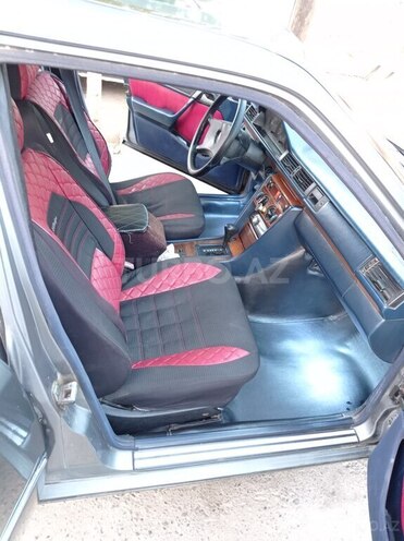Mercedes E 250 1989, 300,000 km - 2.5 л - Beyləqan