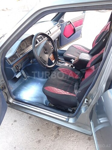 Mercedes E 250 1989, 300,000 km - 2.5 л - Beyləqan