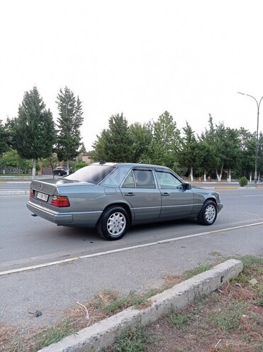 Mercedes E 250 1989, 300,000 km - 2.5 л - Beyləqan