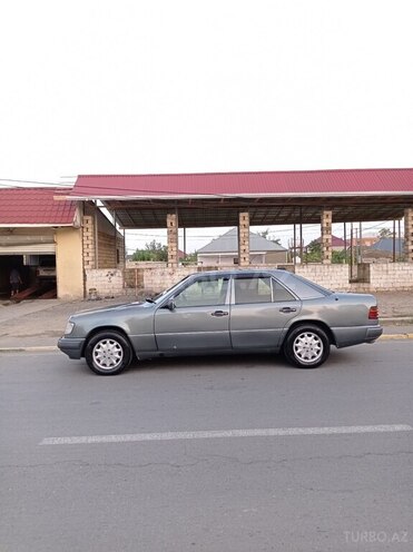 Mercedes E 250 1989, 300,000 km - 2.5 л - Beyləqan