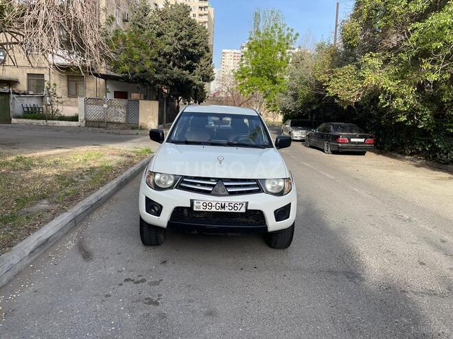 Mitsubishi L200 2013, 22,000 km - 2.5 l - Bakı