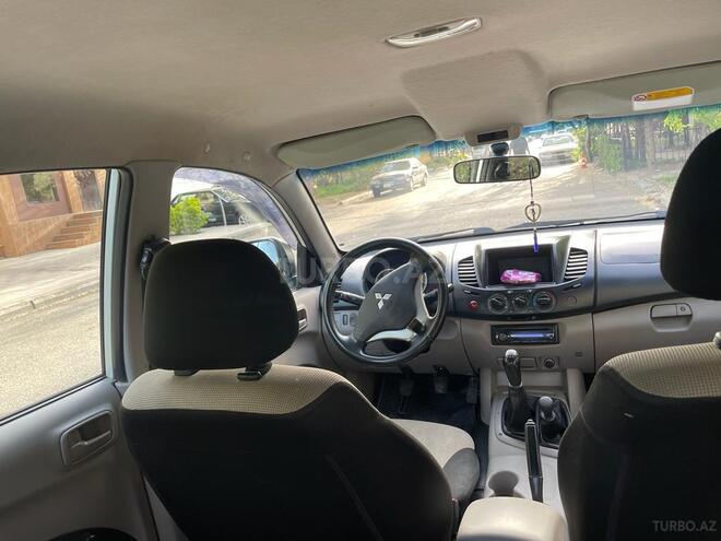 Mitsubishi L200 2013, 22,000 km - 2.5 l - Bakı