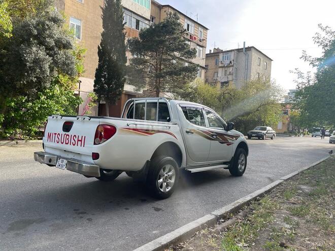 Mitsubishi L200 2013, 22,000 km - 2.5 l - Bakı