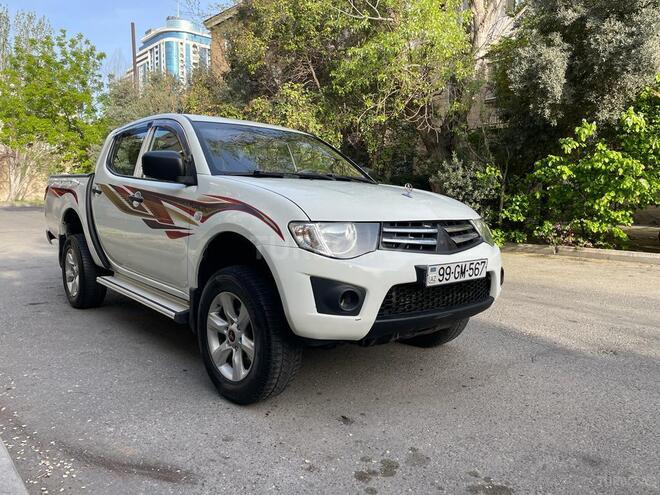 Mitsubishi L200 2013, 22,000 km - 2.5 l - Bakı
