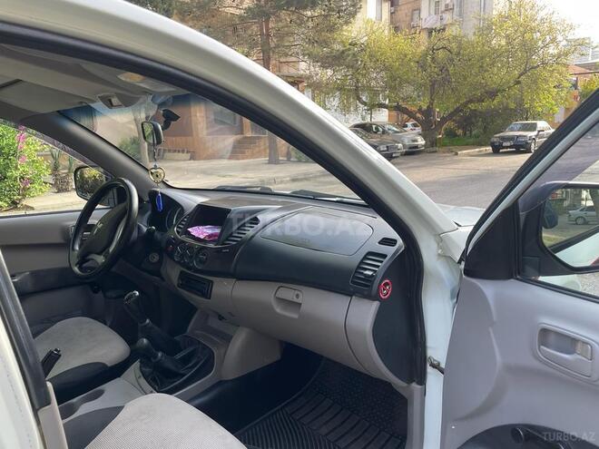 Mitsubishi L200 2013, 22,000 km - 2.5 l - Bakı