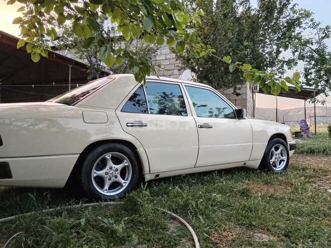 Mercedes E 200 1992, 500,000 km - 2.0 л - Göyçay