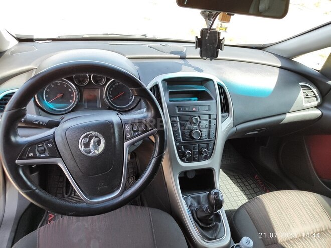 Opel Astra 2011, 161,908 km - 1.4 л - Bakı