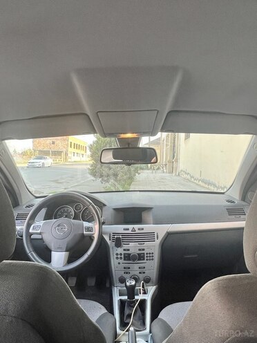 Opel Astra 2009, 211,000 km - 1.4 l - Gəncə