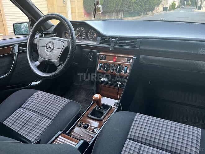 Mercedes E 220 1994, 400,000 km - 2.2 л - Bakı