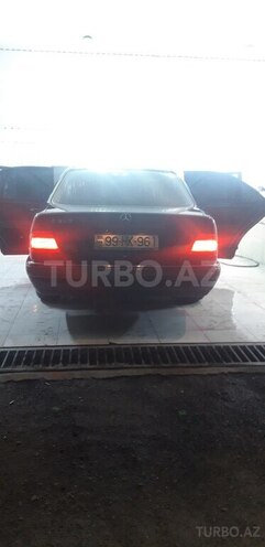 Mercedes E 240 1999, 275,000 km - 2.4 л - Bakı