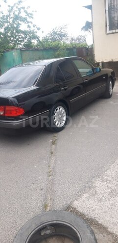 Mercedes E 240 1999, 275,000 km - 2.4 л - Bakı