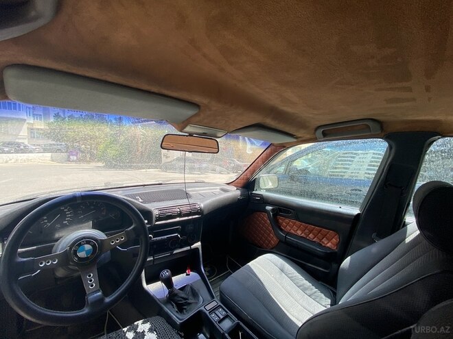 BMW 525 1992, 300,000 km - 2.5 l - Bakı