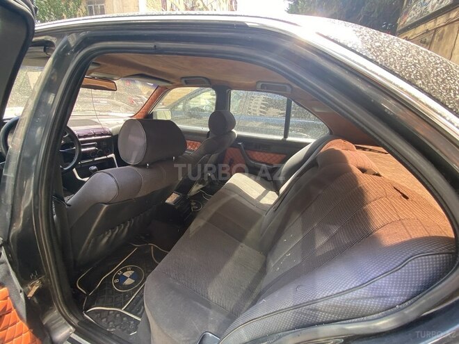 BMW 525 1992, 300,000 km - 2.5 l - Bakı