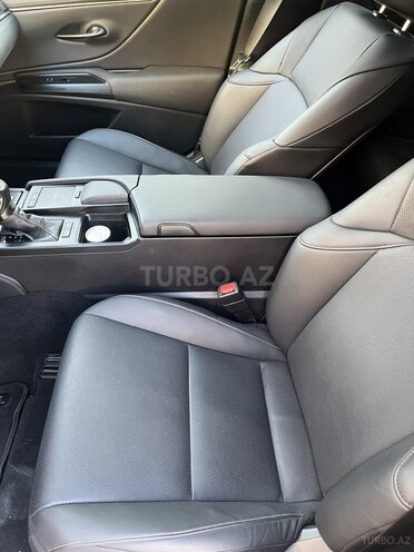 Lexus ES 300h 2021, 44,900 km - 2.5 l - Bakı