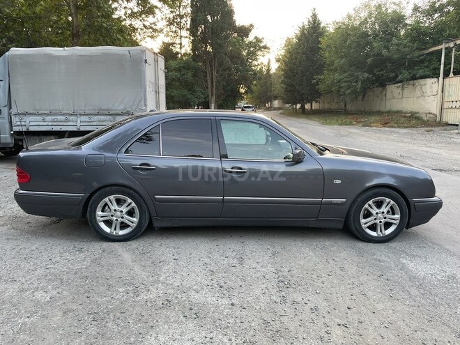 Mercedes E 240 1999, 290,615 km - 2.6 l - Mingəçevir