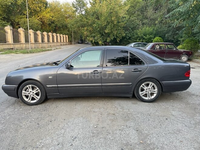 Mercedes E 240 1999, 290,615 km - 2.6 l - Mingəçevir