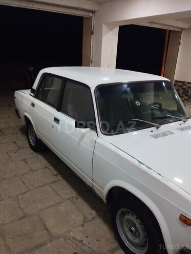 LADA (VAZ) 2107 2002, 50,000 km - 1.7 l - Salyan