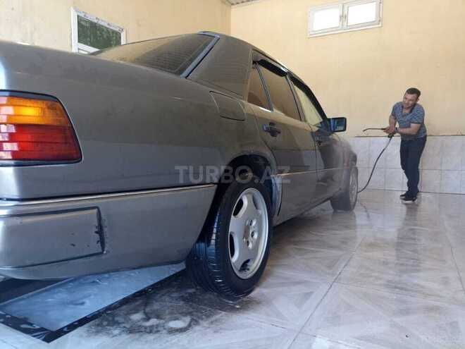 Mercedes E 200 1988, 560,000 km - 2.0 л - Sabirabad