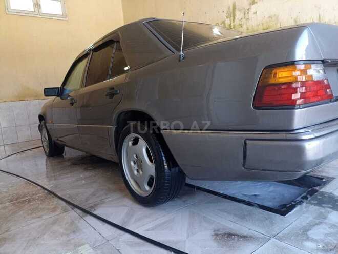 Mercedes E 200 1988, 560,000 km - 2.0 л - Sabirabad