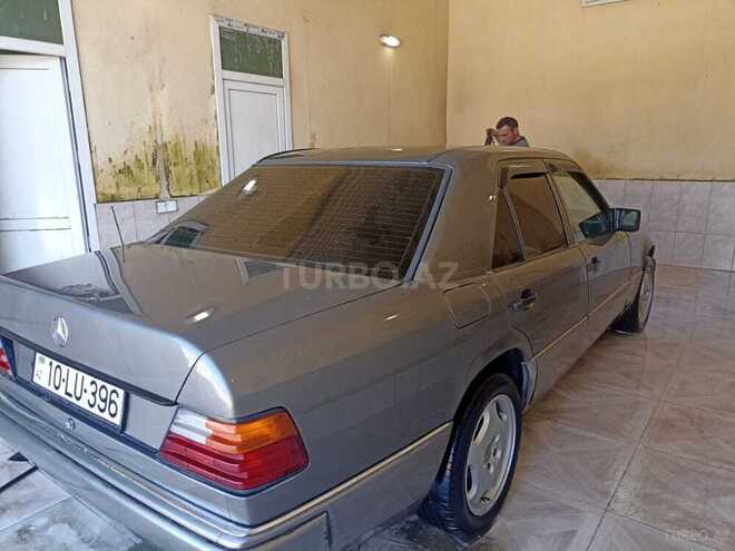 Mercedes E 200 1988, 560,000 km - 2.0 л - Sabirabad